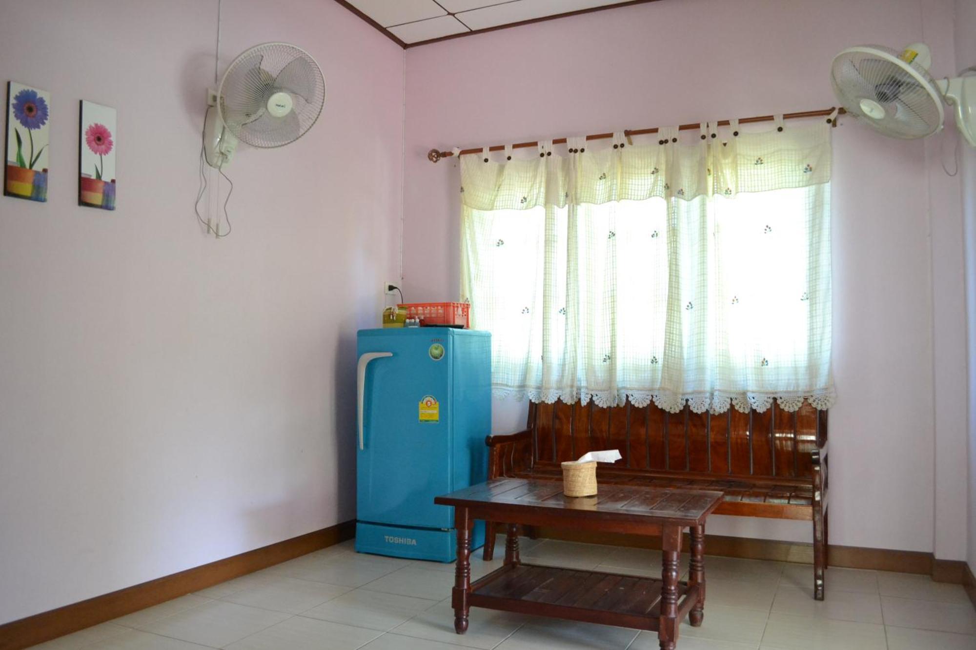 Benjaporn Bungalow Đảo Koh Si Chang Phòng bức ảnh