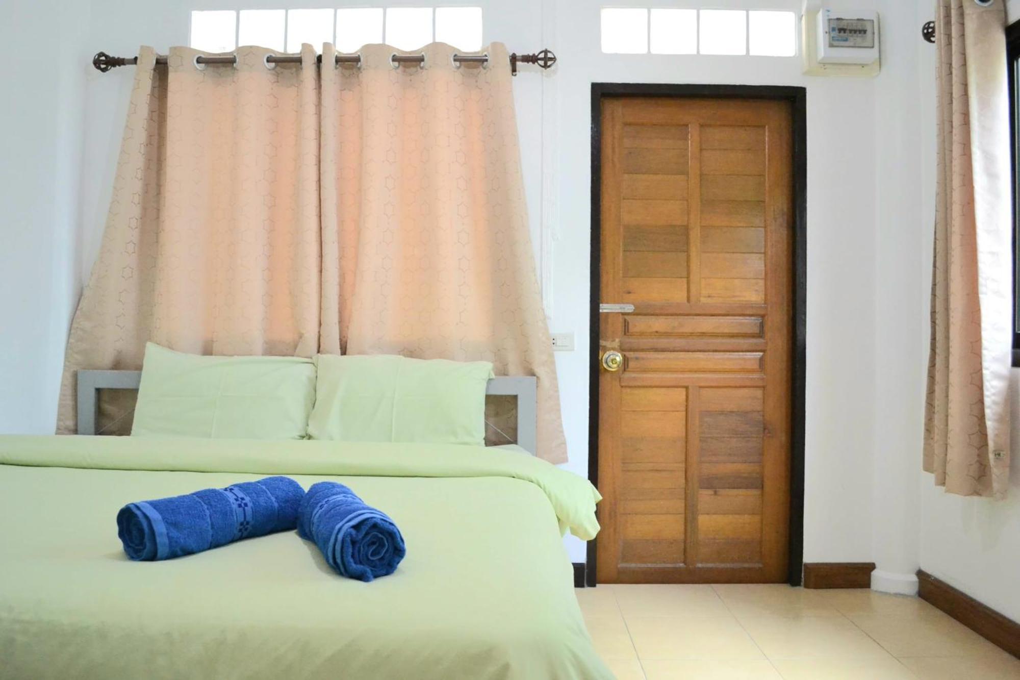 Benjaporn Bungalow Đảo Koh Si Chang Phòng bức ảnh